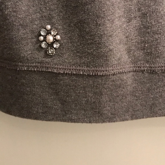 A&F | Jeweled gray crewneck long sleeve sweater - Picture 3 of 8